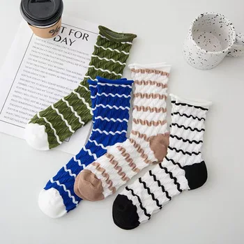 2023 Новые полосатые носки из жареного теста Универсальные Средние носки ins Хлопчатобумажные носки с ворсом для школьников Повседневные модные носки