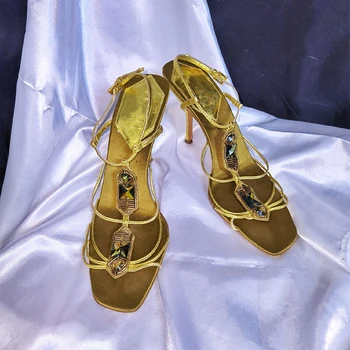 Римские сандалии с квадратной головкой в стиле ретро, Изящный каблук, туфли-лодочки на высоком каблуке со стразами, золотые туфли-лодочки Со стразами, Женская обувь летнего темперамента 2023 года